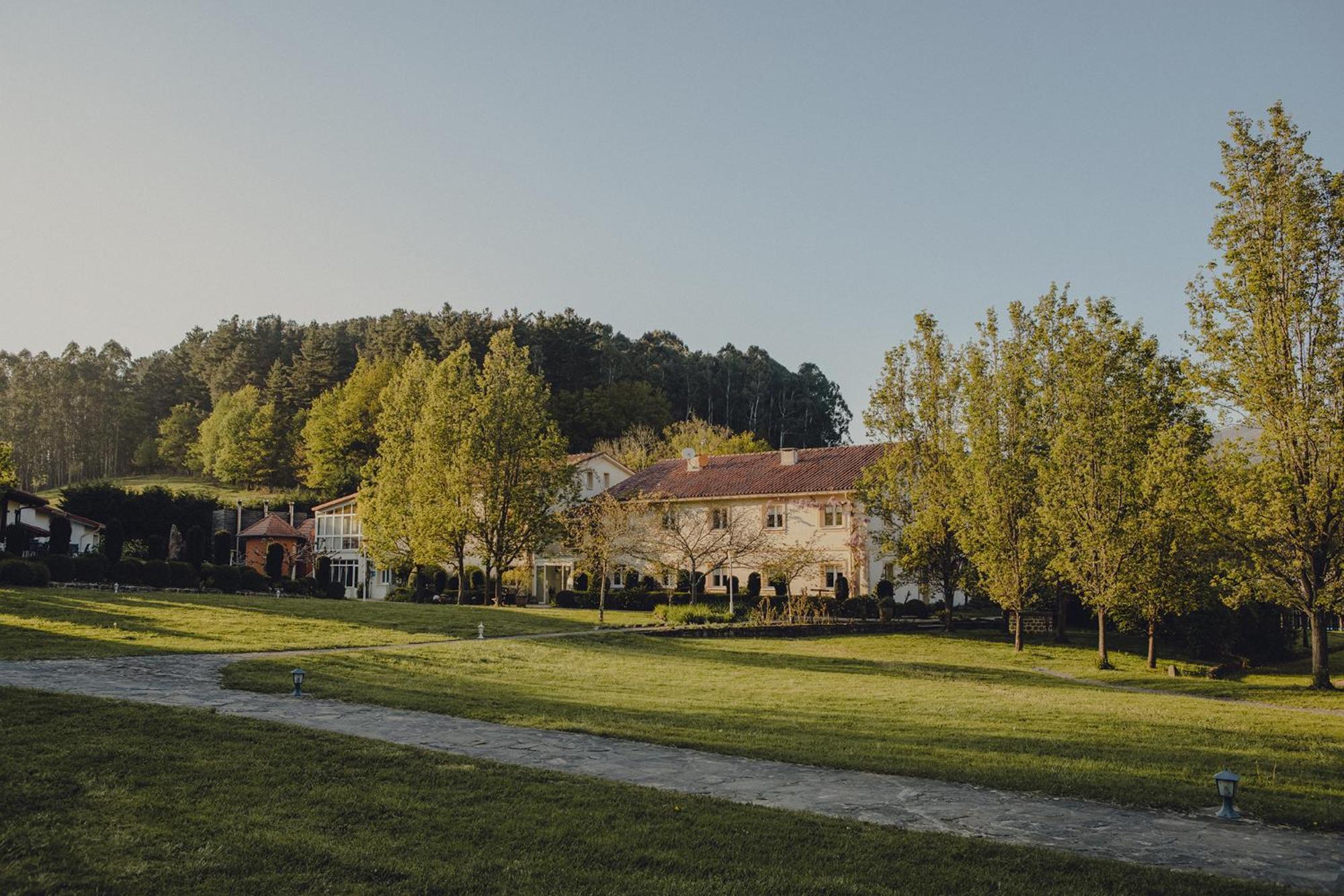 Amalurra Hotel Laiseca Bagian luar foto